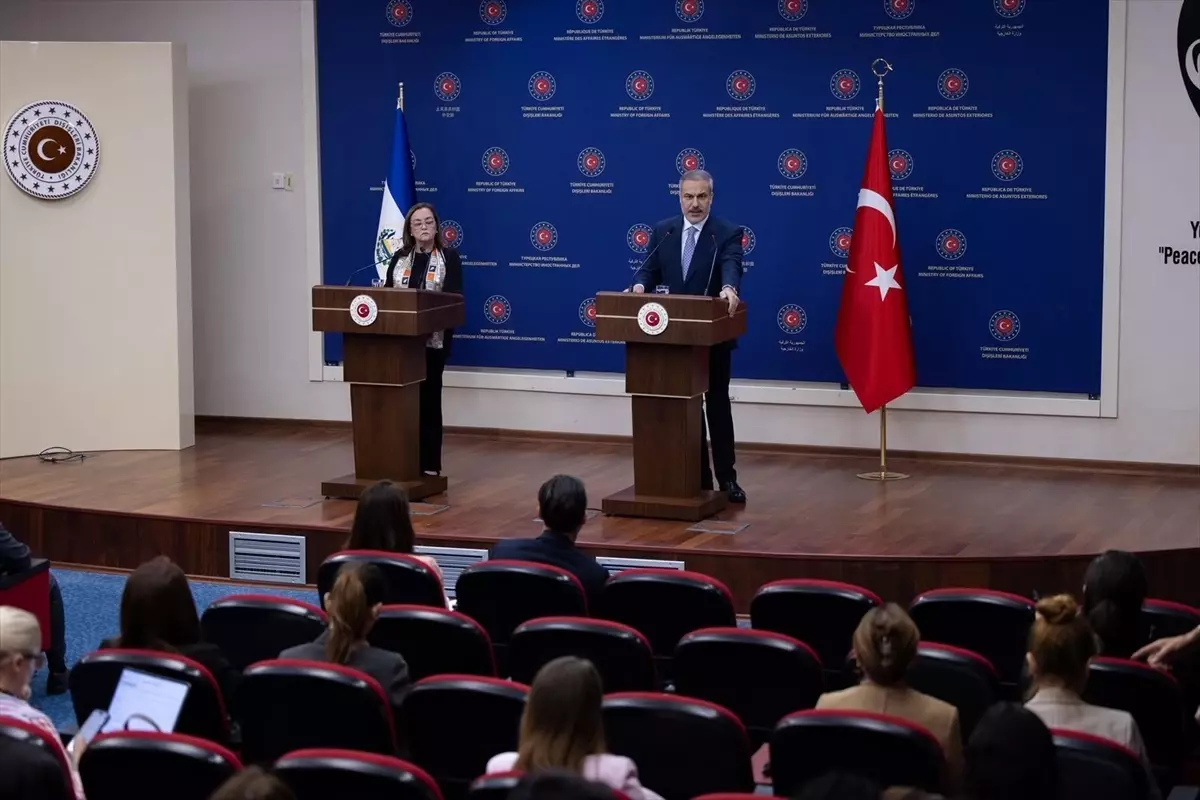 Dışişleri Bakanı Fidan: İsrail Suriye'yi Bölmeyi Amaçlıyor