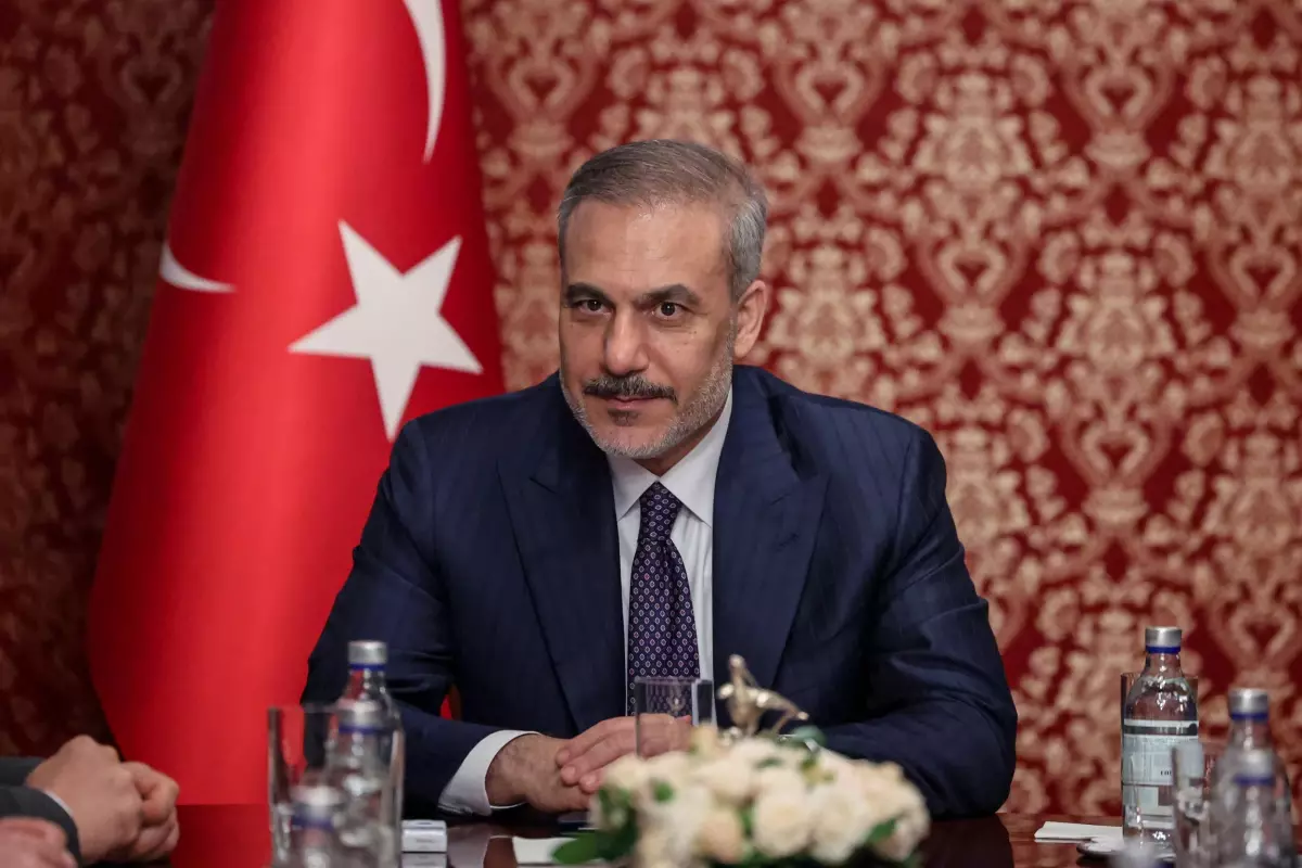 Dışişleri Bakanı Fidan, Moskova Büyükelçiliği'nde İş İnsanları ile Bir Araya Geldi