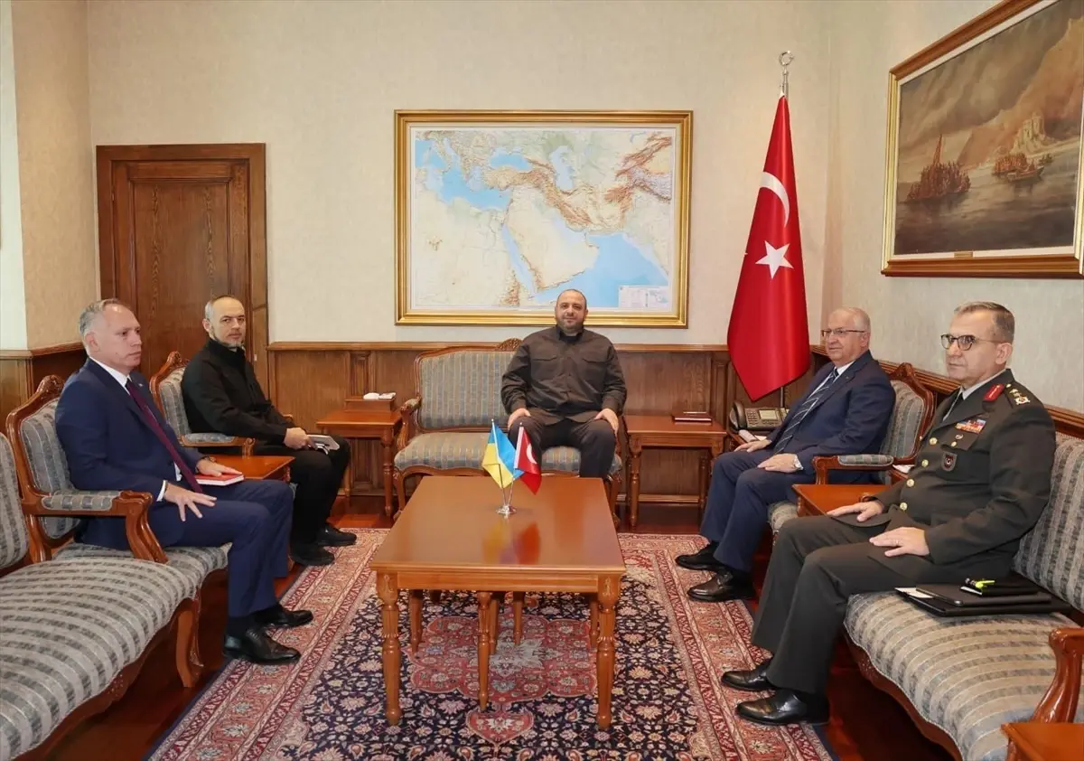 Milli Savunma Bakanı Güler, Ukrayna'lı Yetkili ile Görüştü