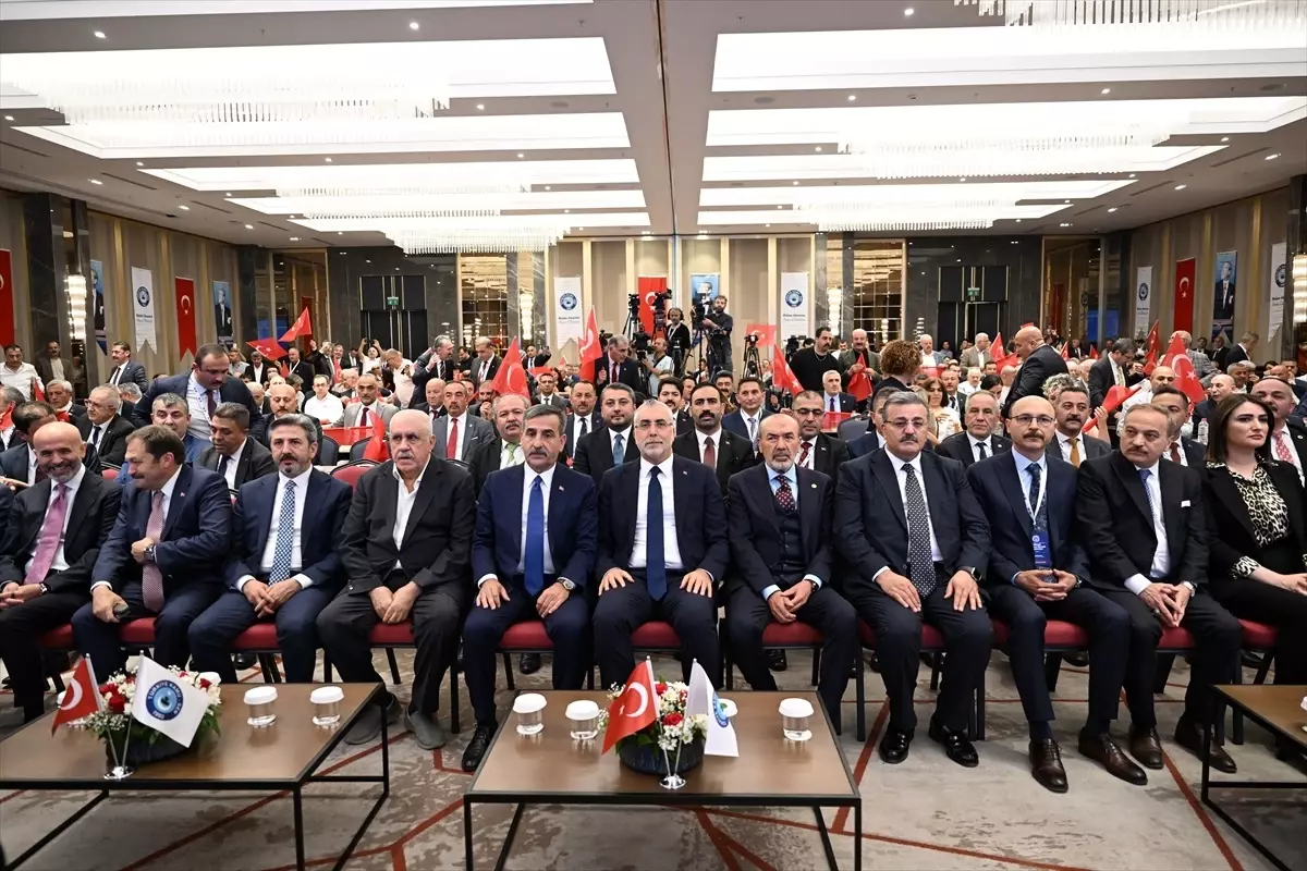 Bakan Işıkhan'dan kamu işçisinin zam pazarlığına ilişkin açıklama Açıklaması