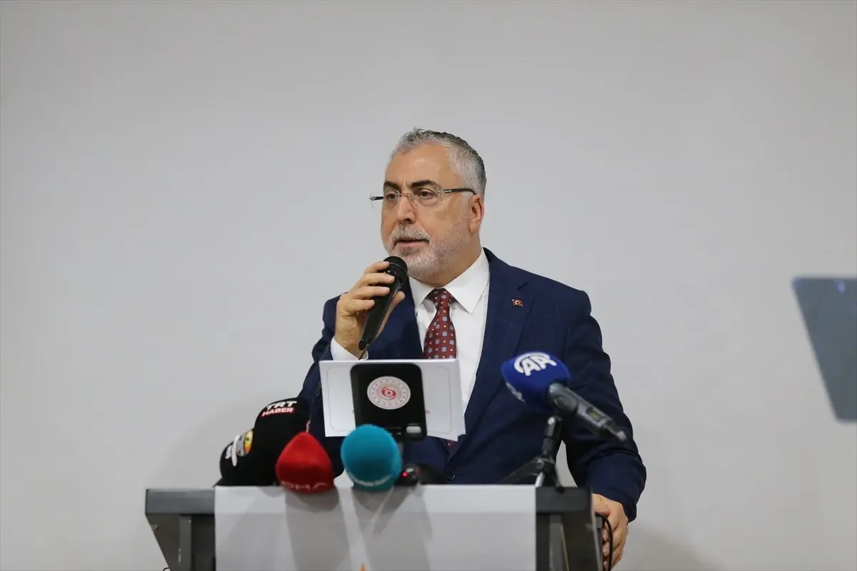 Bakan Işıkhan, Muş'ta 'Teşkilat Akademisi Liderlik Okulu Açılış Programı'nda konuştu Açıklaması