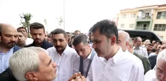 Bakan Murat Kurum, Depremzede Aileyi Ziyaret Etti