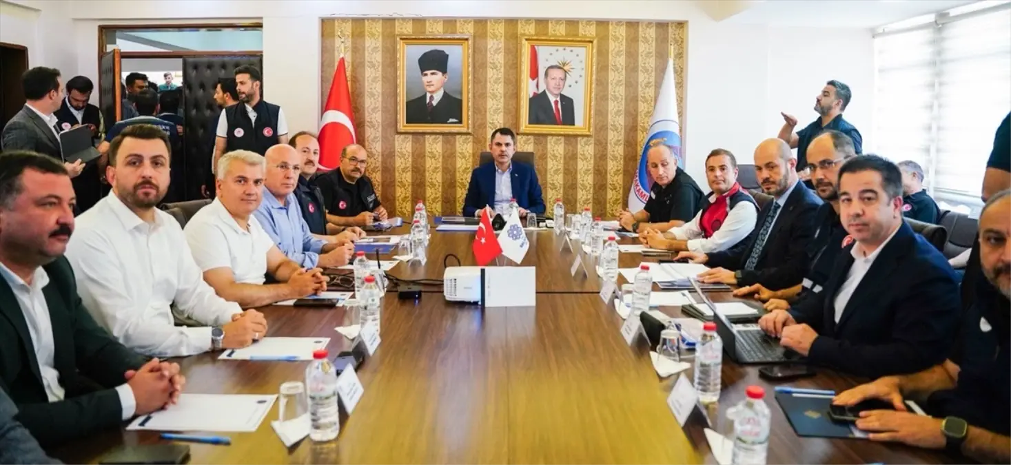 Bakan Kurum Sındırgı Depremi İçin Koordinasyon Toplantısı Düzenledi