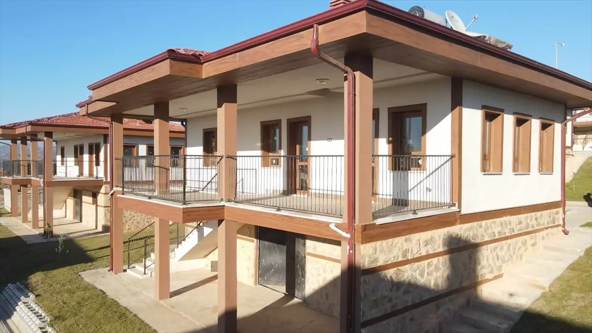 Bakan Kurum, Manavgat Yangını'nın İzlerini Silme Taahhüdünde Bulundu