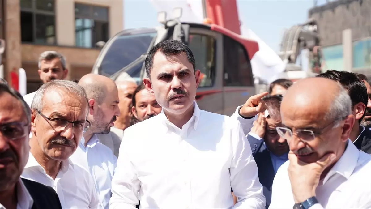 Bakan Kurum, Malatya'daki İnşaat Çalışmalarını Denetledi