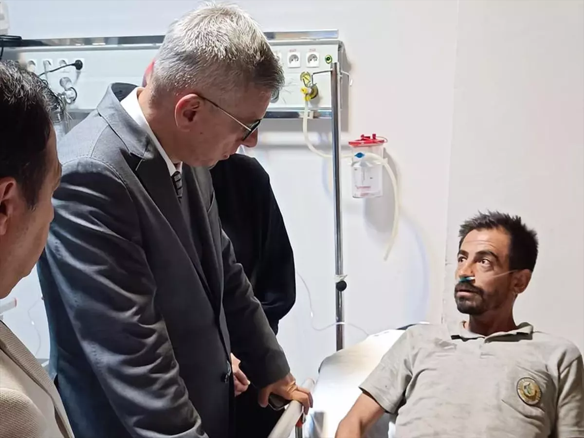 Sağlık Bakanı Memişoğlu, Orman Yangınında Yaralanan İşçileri Ziyaret Etti