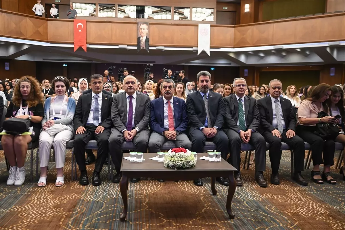 Bakan Tekin, 'İngilizce Dersi Öğretim Programı Eğitici Eğitimi' programında konuştu Açıklaması