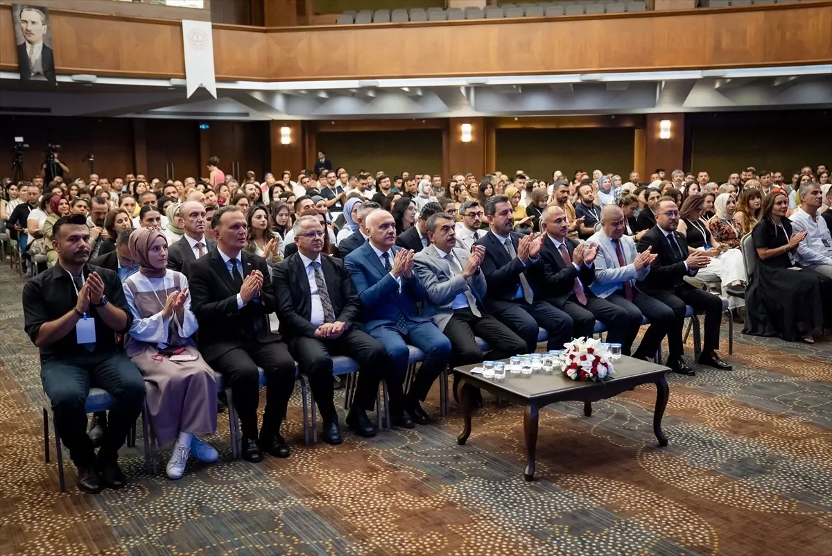 Bakan Tekin, Türkiye Yüzyılı Maarif Modeli Sınıf Öğretmenliği Eğitici Eğitimi'nde konuştu Açıklaması