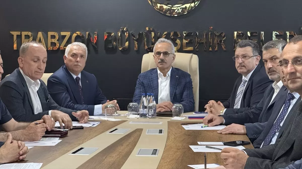 Bakan Uraloğlu, Trabzon'da sel bölgesinde incelemelerde bulundu Açıklaması