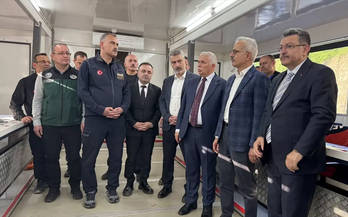 Bakan Uraloğlu, Trabzon'daki Sel Felaketinin İzlerini İnceledi