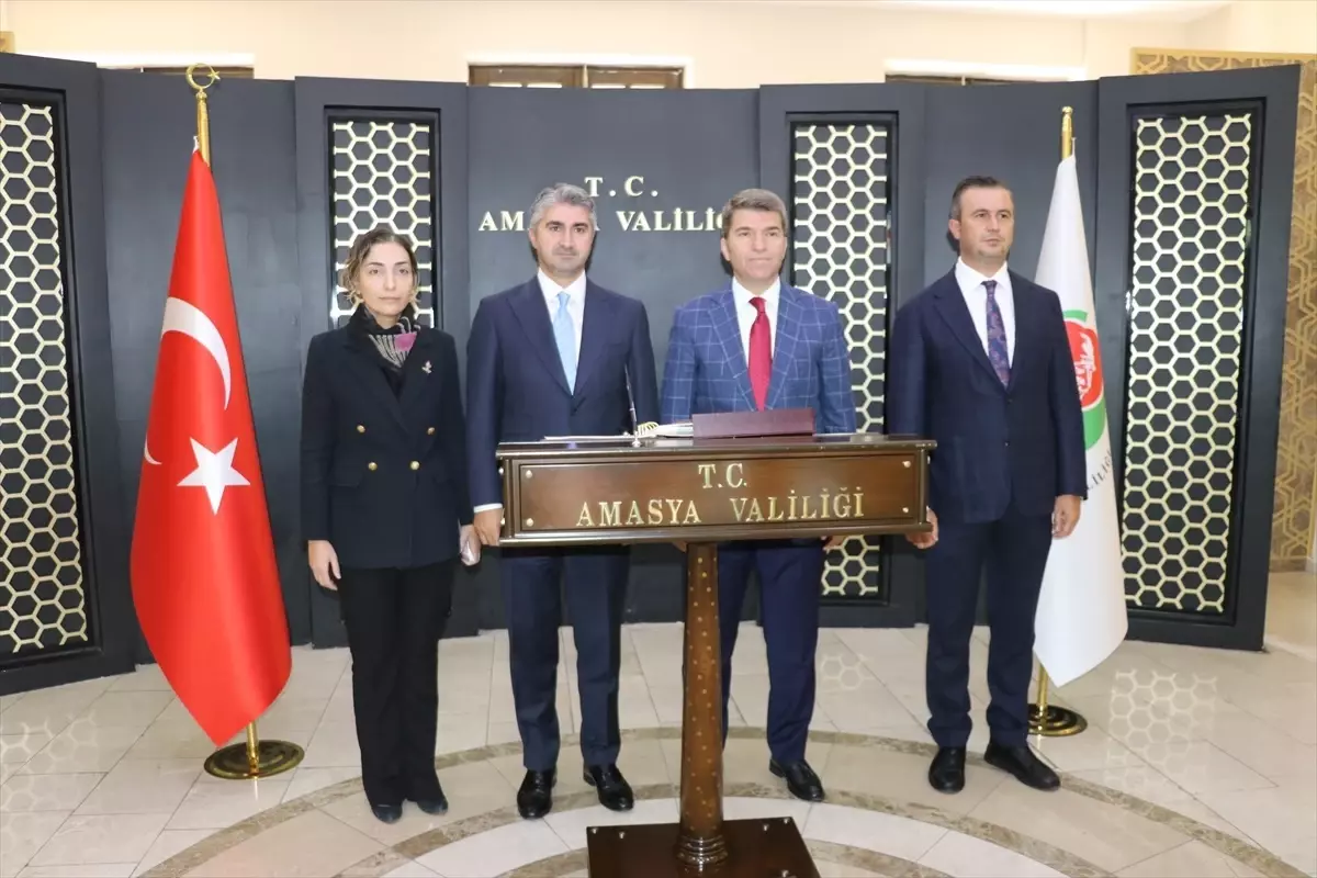 Bakan Yardımcısı Tarıkdaroğlu, Amasya'da ziyaretlerde bulundu
