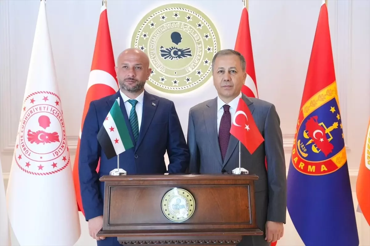 İçişleri Bakanı Ali Yerlikaya, Suriye'li Bakan Raid Salih'i Kabul Etti