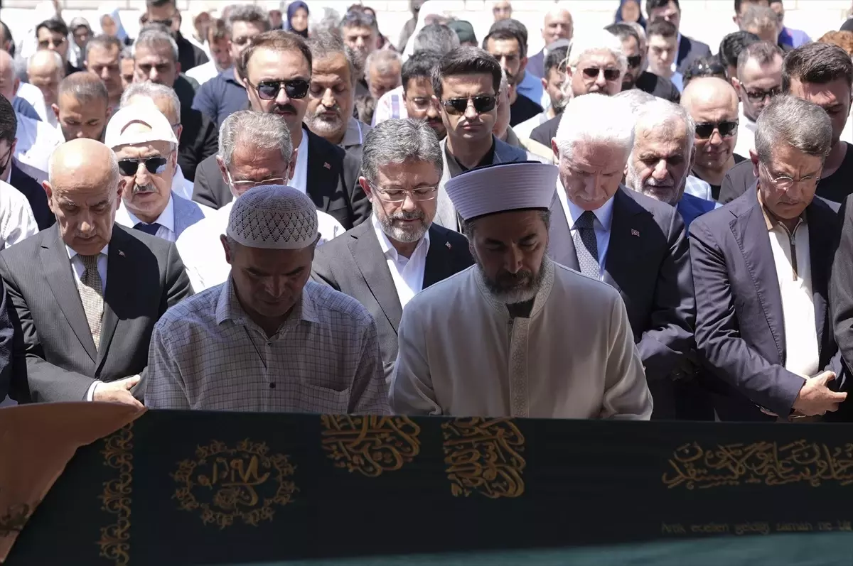 Tarım ve Orman Bakanı İbrahim Yumaklı'nın Kayınvalidesi Defnedildi