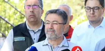 Akhisar'daki Orman Yangınına Müdahale Devam Ediyor