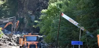 Bakanlar Artvin'deki Sel çalışmalarını İnceledi