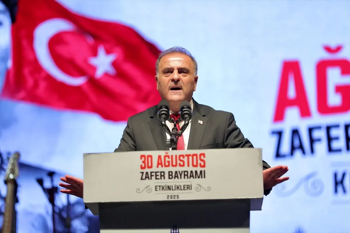 İBB, 30 Ağustos Zafer Bayramı’nı Coşkuyla Kutladı İBB, 30 Ağustos Zafer Bayramı’nı Coşkuyla Kutladı