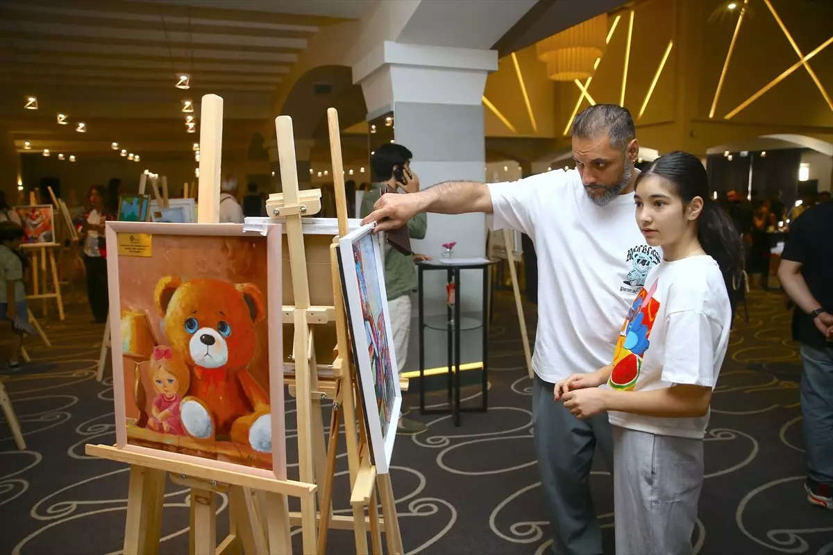 Bakü'de Lösemi Hastası Çocuklara Destek İçin Kermes Düzenlendi