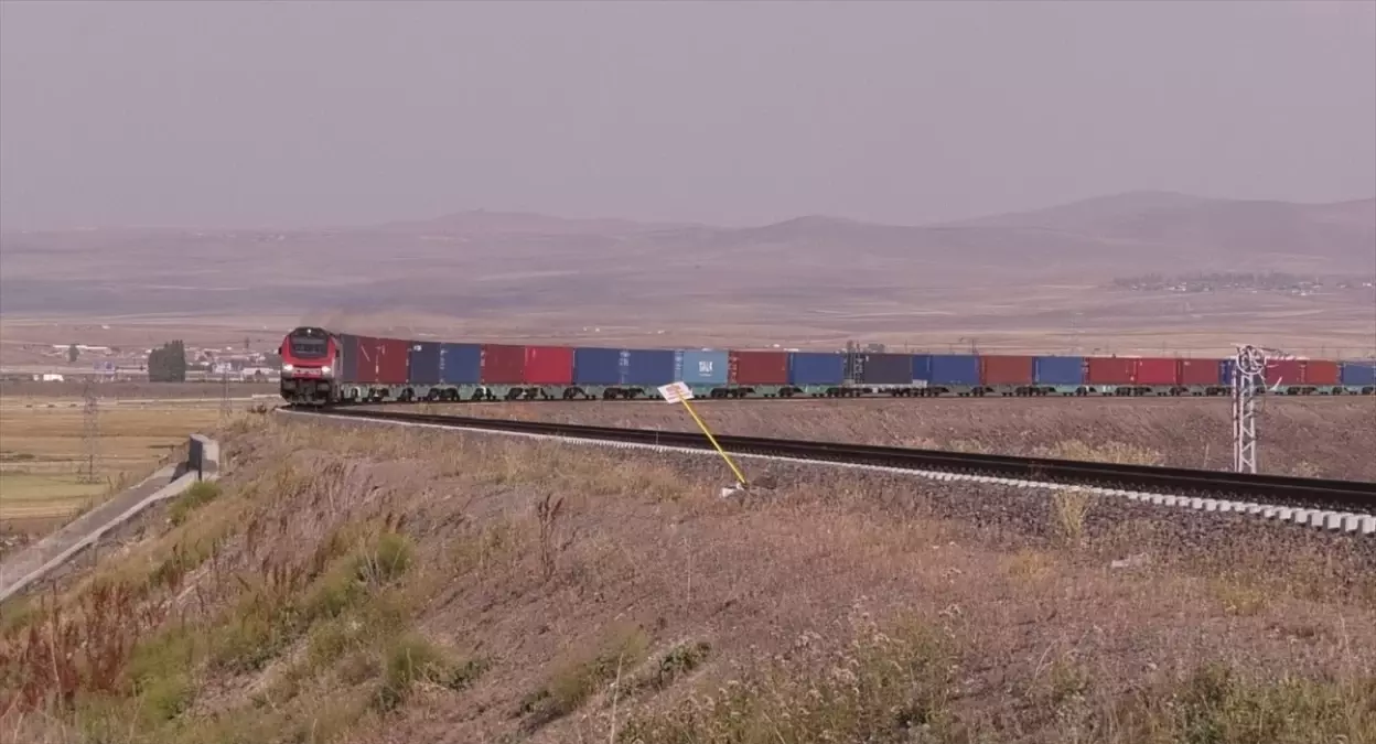 Bakü-Tiflis-Kars Demiryolu ile 250 Bin Ton Yük Taşındı