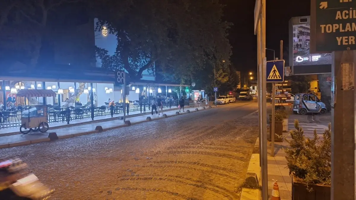 Balıkesir Sındırgı'da 4,8 Büyüklüğünde Deprem