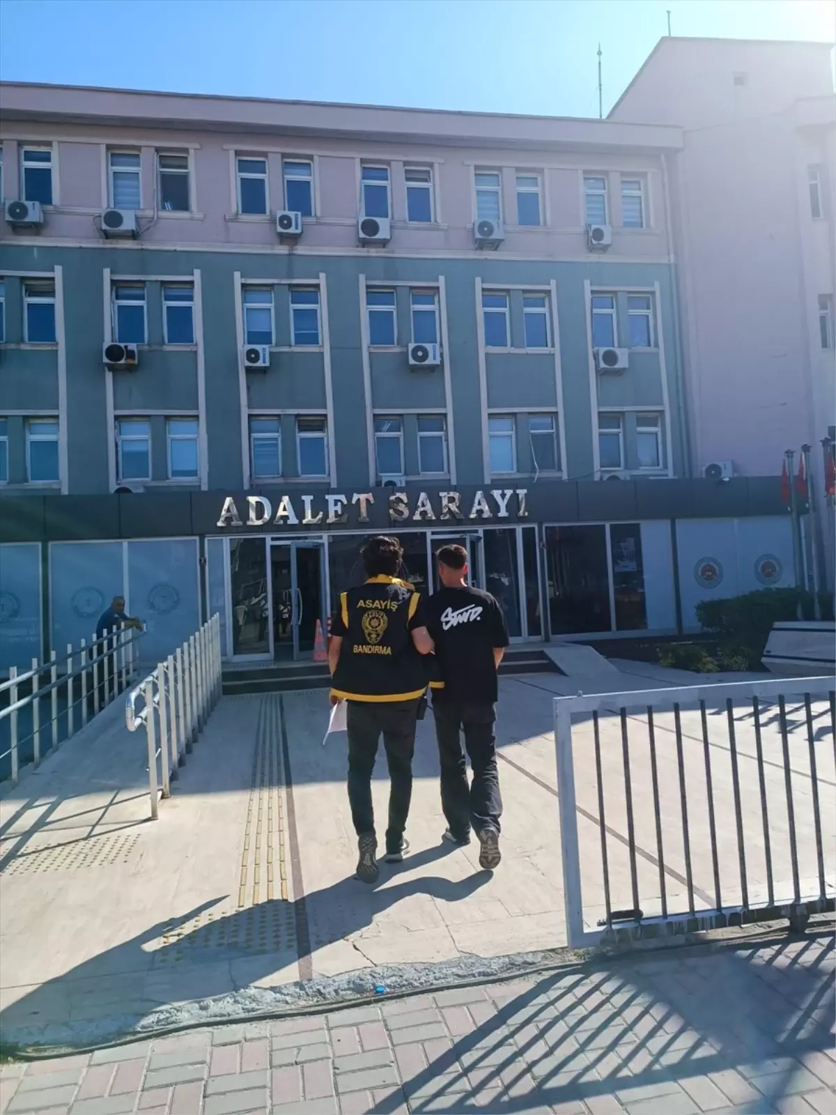 Balıkesir'de Aranan 42 Şüpheli Yakalandı