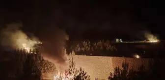 Balıkesir'de Otoyolda Devrilen Kamyon Yangına Neden Oldu
