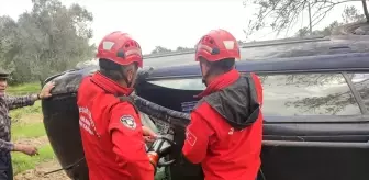 Balıkesir'de Devrilen Otomobilin Sürücüsü Yaralandı