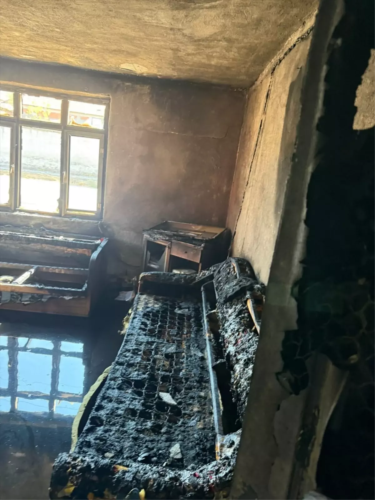 Balıkesir'de Müstakil Evde Yangın Çıktı