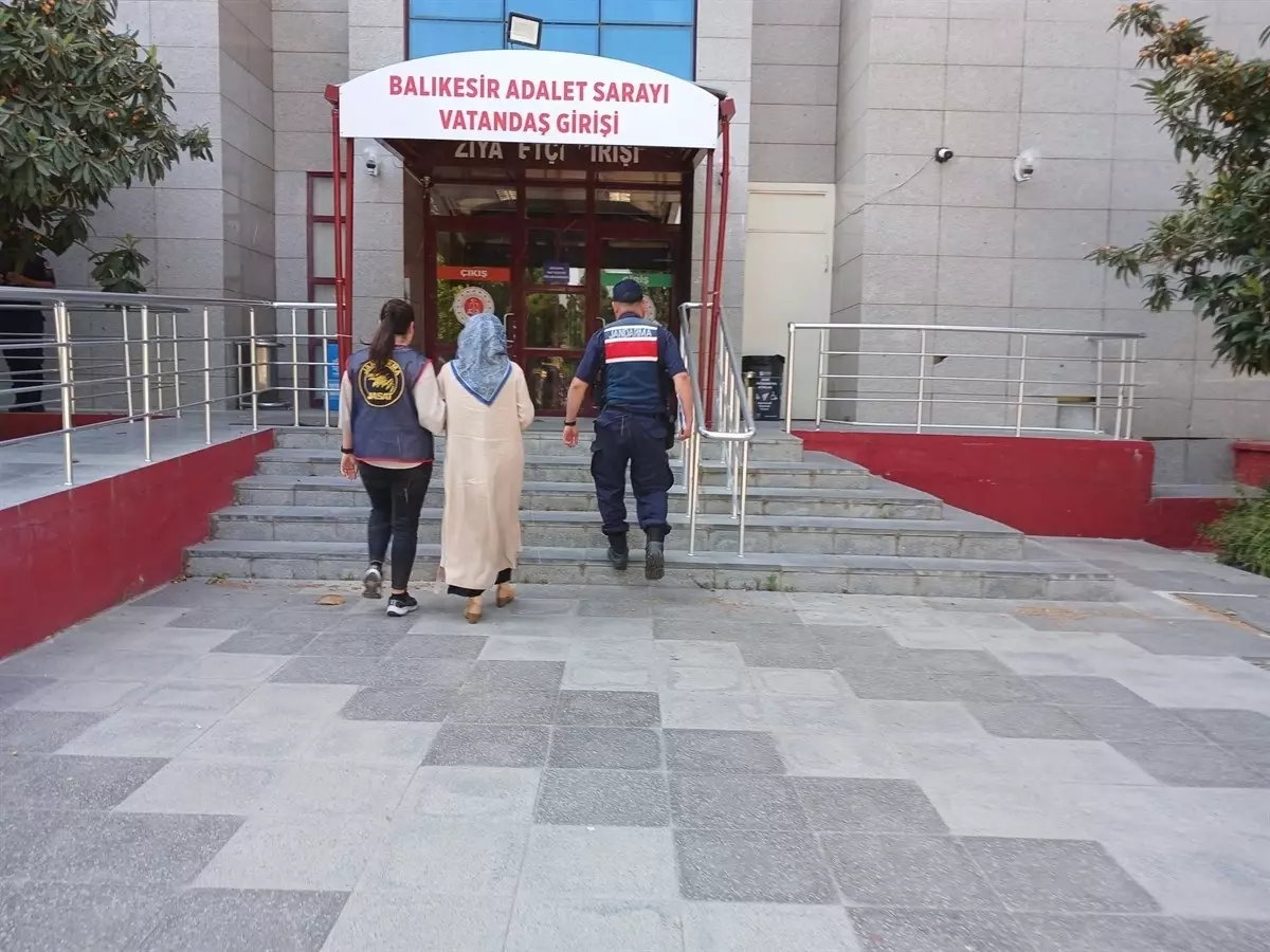 Balıkesir'de FETÖ Firarisi Jandarma Tarafından Yakalandı