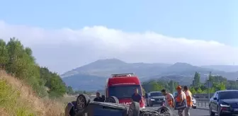 Balıkesir'de Kontrolden Çıkan Otomobil Devrildi: İki Yaralı