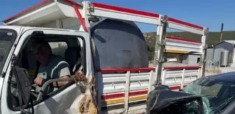 Balıkesir'de Otomobil ve Kamyonet Çarpıştı: 2 Yaralı