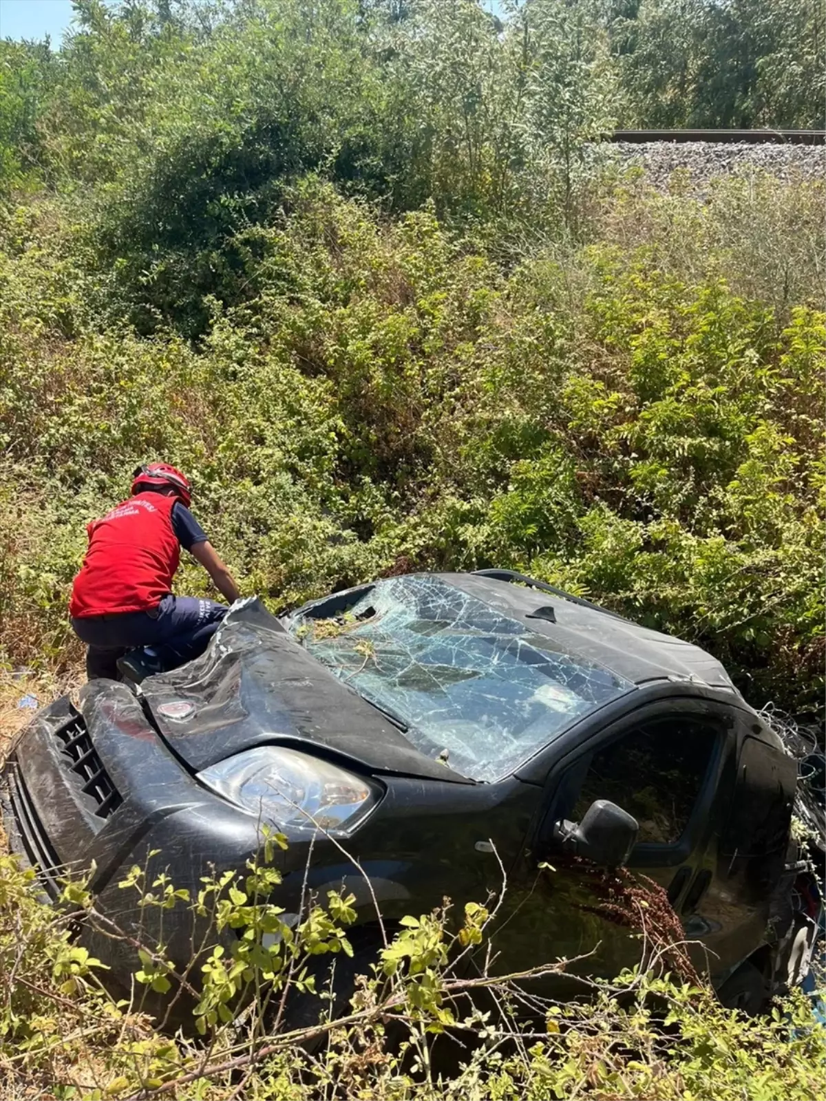 Balıkesir'de Otomobil ve Motosiklet Çarpıştı: 1 Ölü, 2 Yaralı