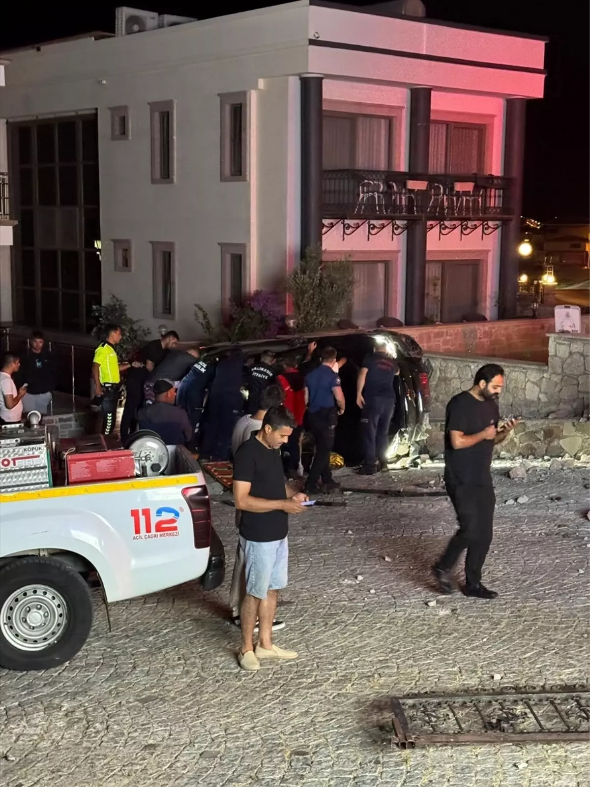 Ayvalık'ta Trafik Kazası: Bir Ölü, Bir Yaralı