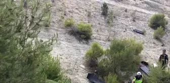 Balıkesir'de Otomobil Şarampole Devrildi: 5 Yaralı
