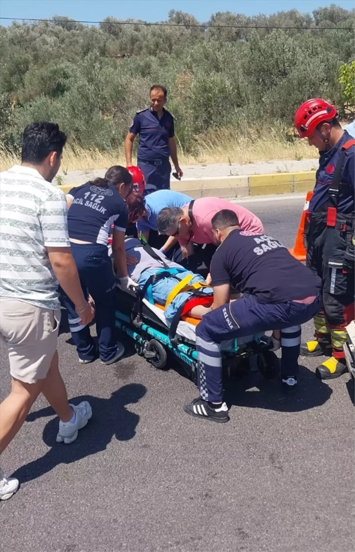 Balıkesir'de Takla Atan Araçta Sürücü Yaralandı