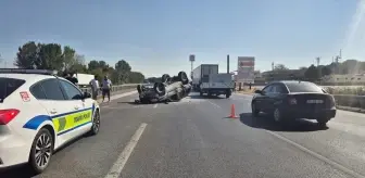 Balıkesir'de Devrilen Otomobilde İki Kişi Yaralandı