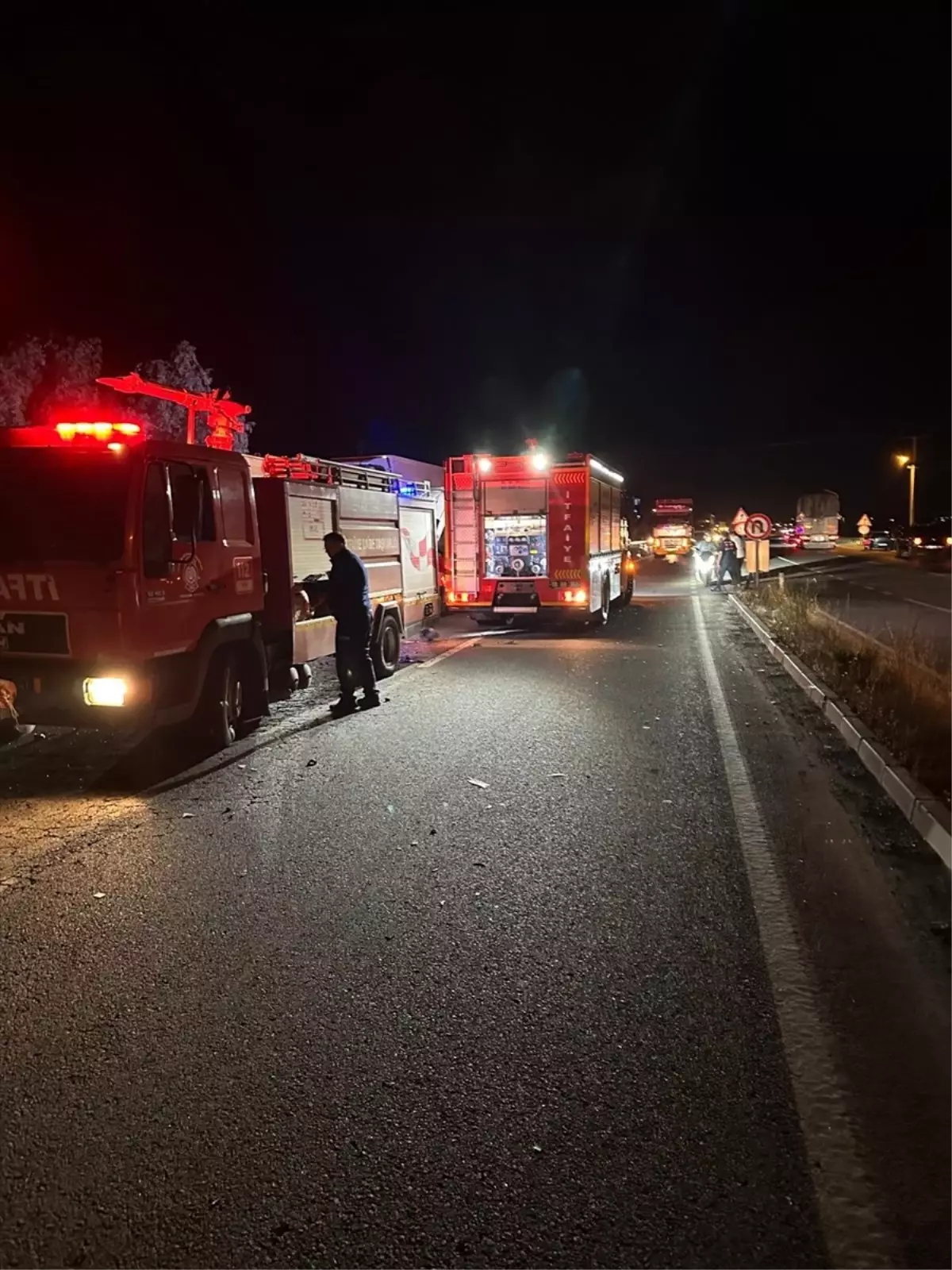 Ayvalık'ta Zincirleme Trafik Kazası: 5 Yaralı