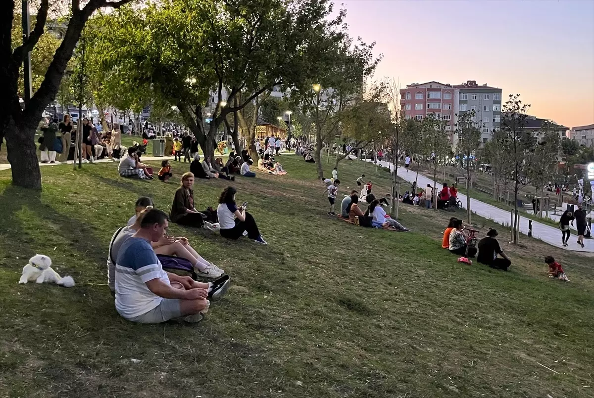 Balıkesir'de Meydana Gelen 6,1 Büyüklüğündeki Deprem İstanbul'da Hissedildi