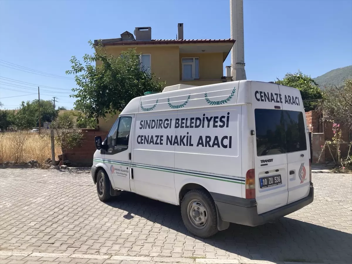 Balıkesir'de 6,1 Büyüklüğündeki Depremde Bir Kişi Hayatını Kaybetti