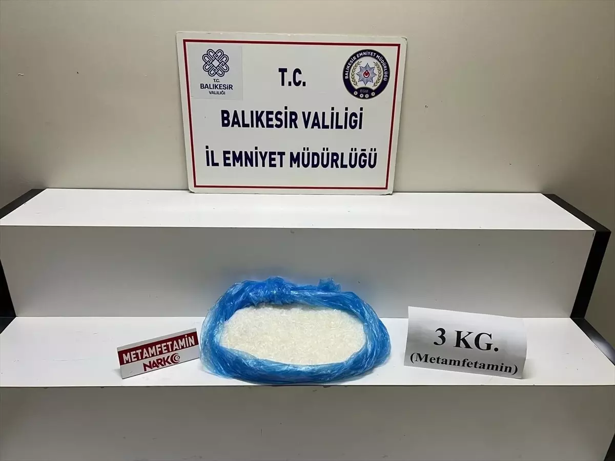 Edremit'te Uyuşturucu Operasyonu: 3 Kilogram Ele Geçirildi