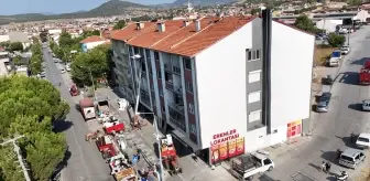 Sındırgı'daki Deprem Sonrası Taşınma ve Yıkım Çalışmaları Devam Ediyor