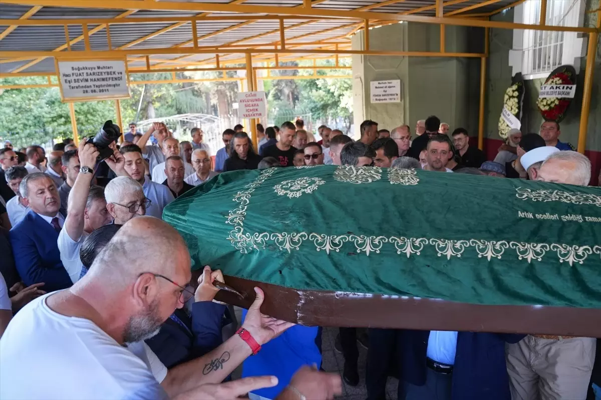 Sındırgı'daki Depremde Hayatını Kaybeden Nihat Önbaş Toprağa Verildi