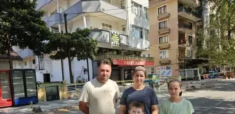 Sındırgı'da 6,1 Büyüklüğündeki Depremde Esnaf Ailesiyle Beraber Yaşadığı Korkuyu Anlattı