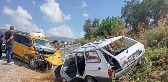 Bandırma-Erdek Kara Yolunda Kaza: 4 Yaralı