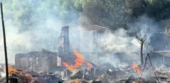 Bartın'da İki Ev ve İki Samanlık Yangında Kullanılamaz Hale Geldi
