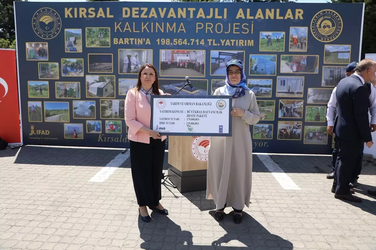 Bartın'da Kırsal Kalkınma Projesi Kapsamında Makine Dağıtım Töreni Düzenlendi