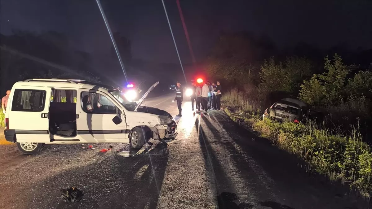 Bartın'da Trafik Kazası: 1'i Ağır 8 Yaralı