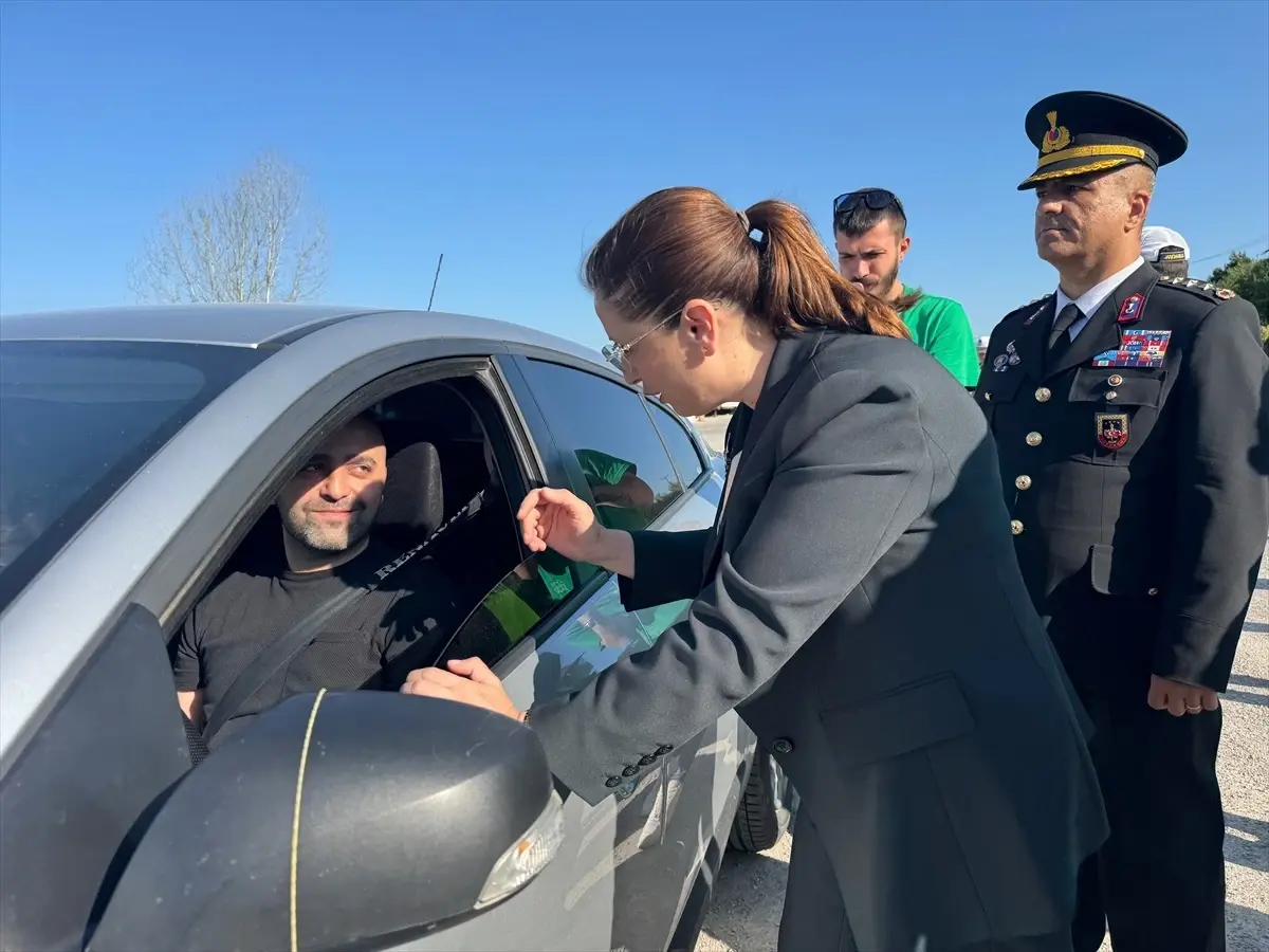 Bartın Valisi Arslan, Bayram Öncesi Trafik Denetimine Katıldı