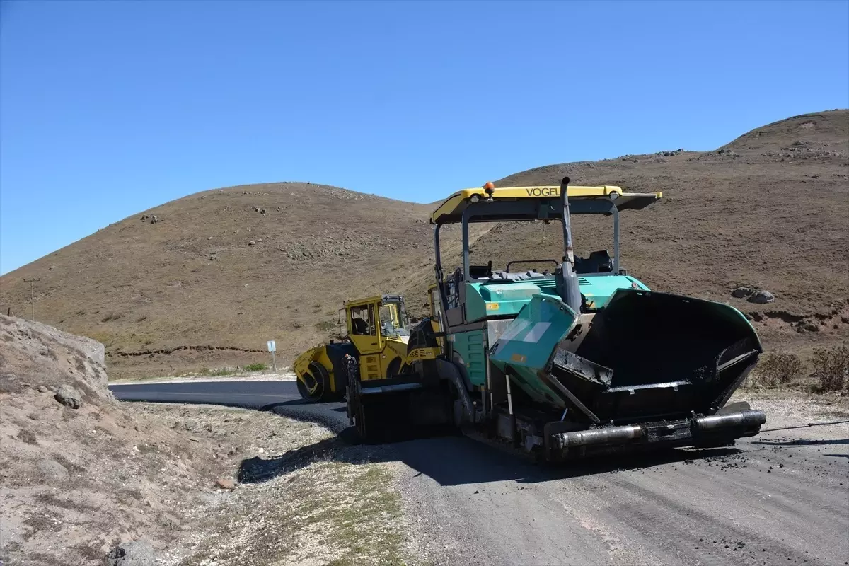 Tokat Başçiftlik'te Yayla Yollarına Sıcak Asfalt Çalışması