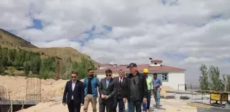 Başkale Kaymakamı Erdoğan, Kütüphane ve Hafızlık Kursu İnşaatını Ziyaret Etti