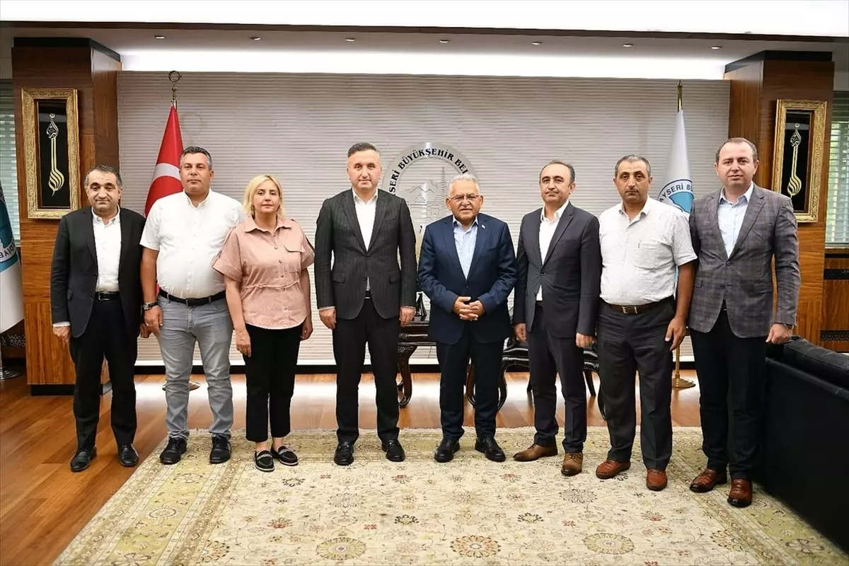 Kayseri Belediye Başkanı Büyükkılıç, Eğitime Destek Vurgusu Yaptı